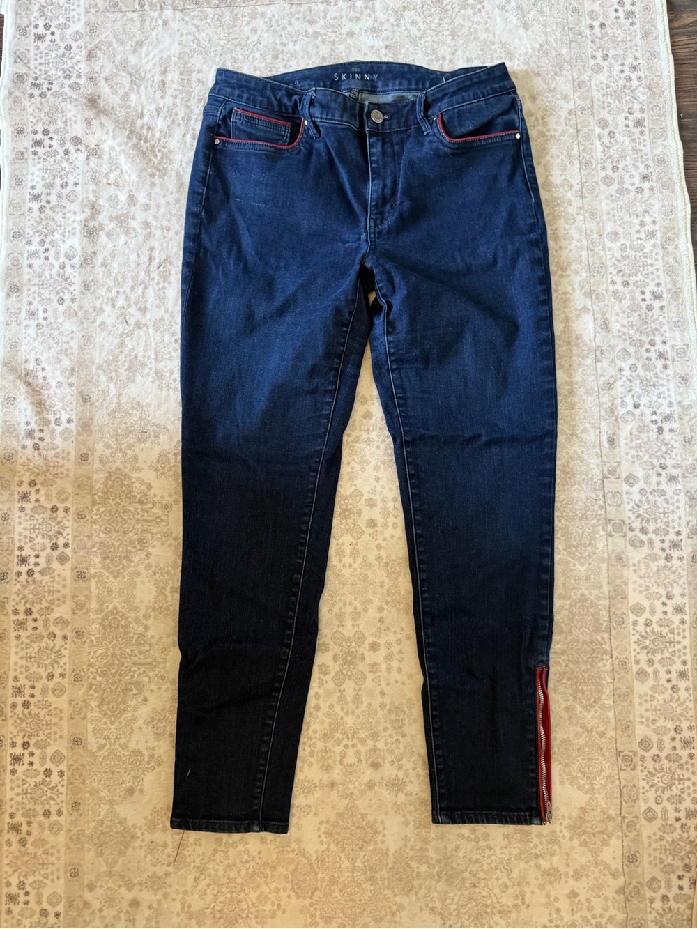 WHBM The Skimmer Skinny Dark Blue Women’s Jeans with Red Trim Zipper
